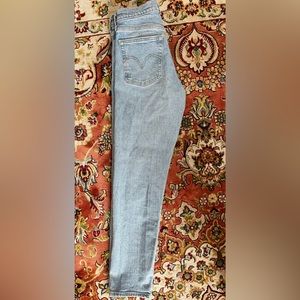 Levi’s Wedgie Jeans